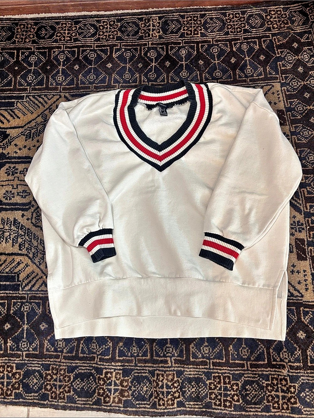 Forever 21 Color Block V-Neck Sweater Size Medium